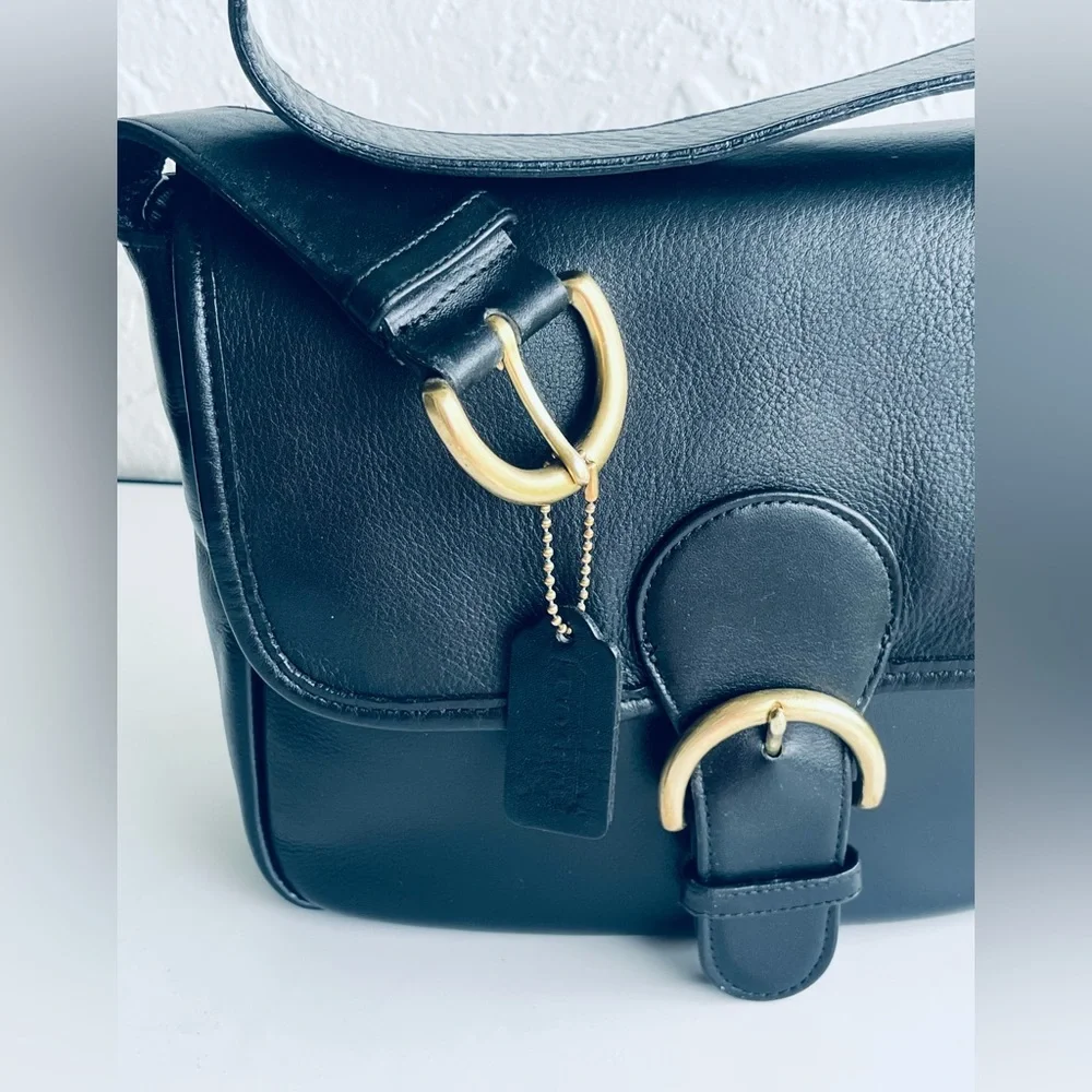 VINTAGE COACH BEDFORD #4164 BLACK SHOULDER BAG